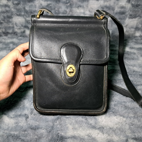 Vintage 80s Coach Murphy black leather crossbody bag mini - Picture 2 of 14